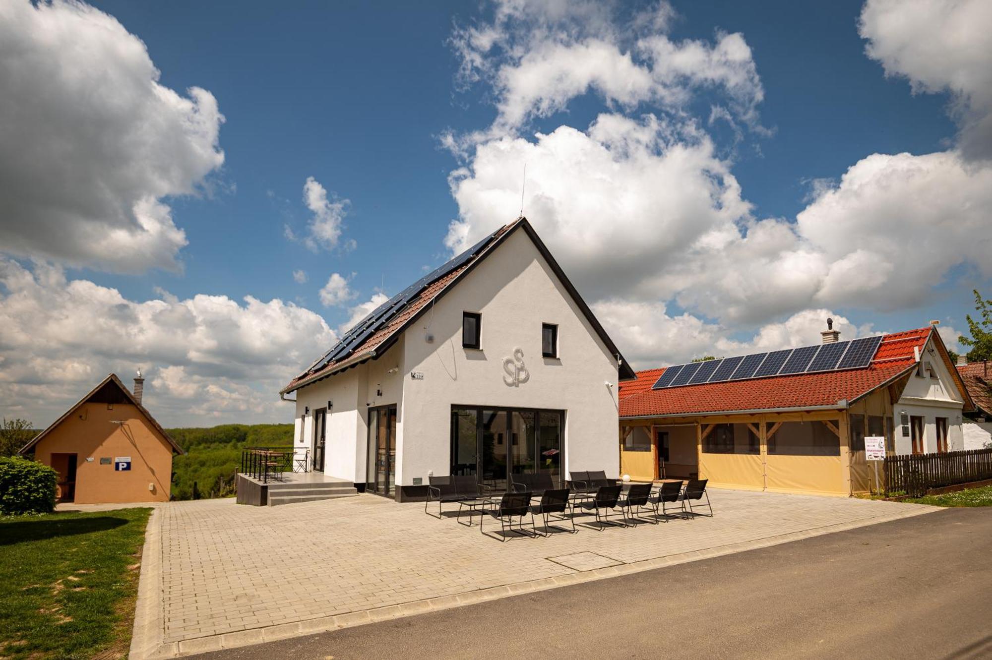 Foerhenc Wine House & Guesthouses I-Ii-Iii Nagykanizsa Ngoại thất bức ảnh
